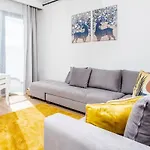Residence Flat Close To Viaport Asia Shopping Mall